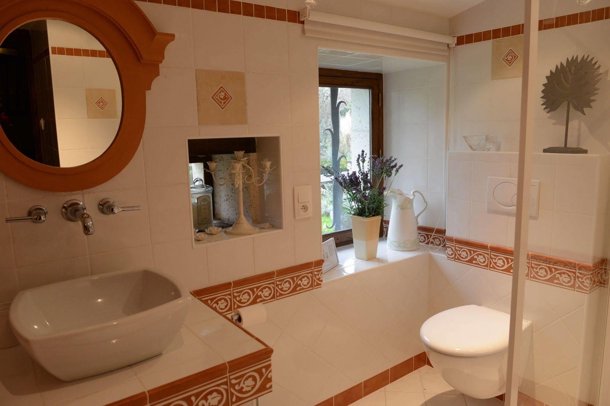 Moulin Rouhaud Hotel Montboyer Bagian luar foto