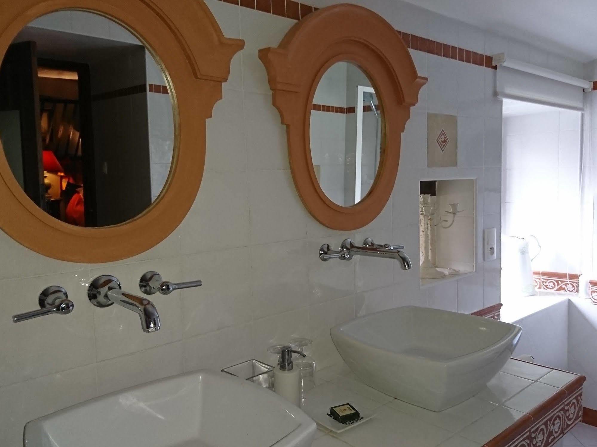 Moulin Rouhaud Hotel Montboyer Bagian luar foto