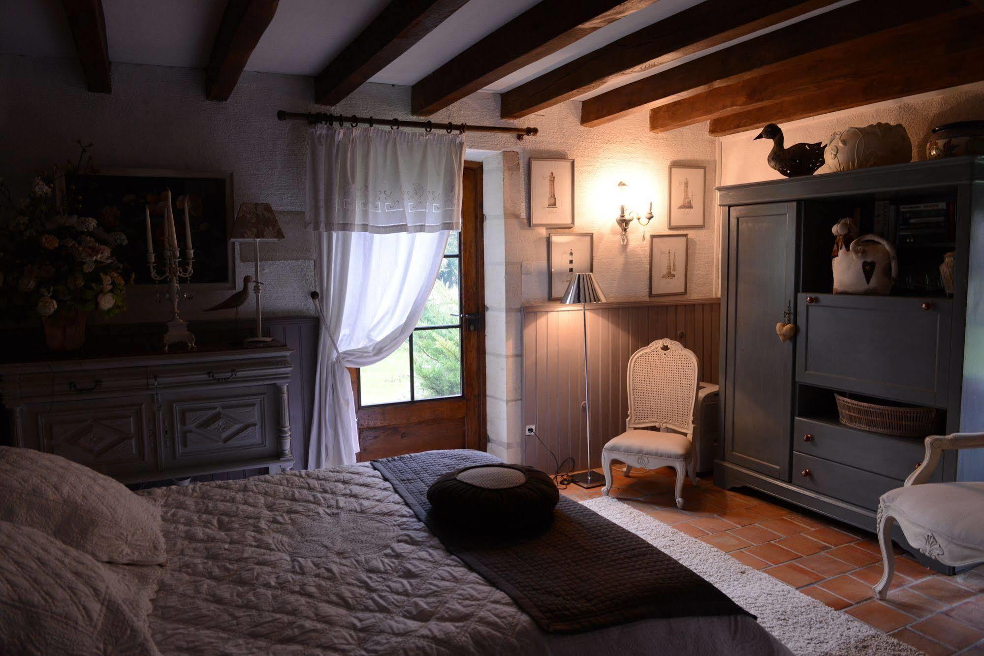 Moulin Rouhaud Hotel Montboyer Bagian luar foto