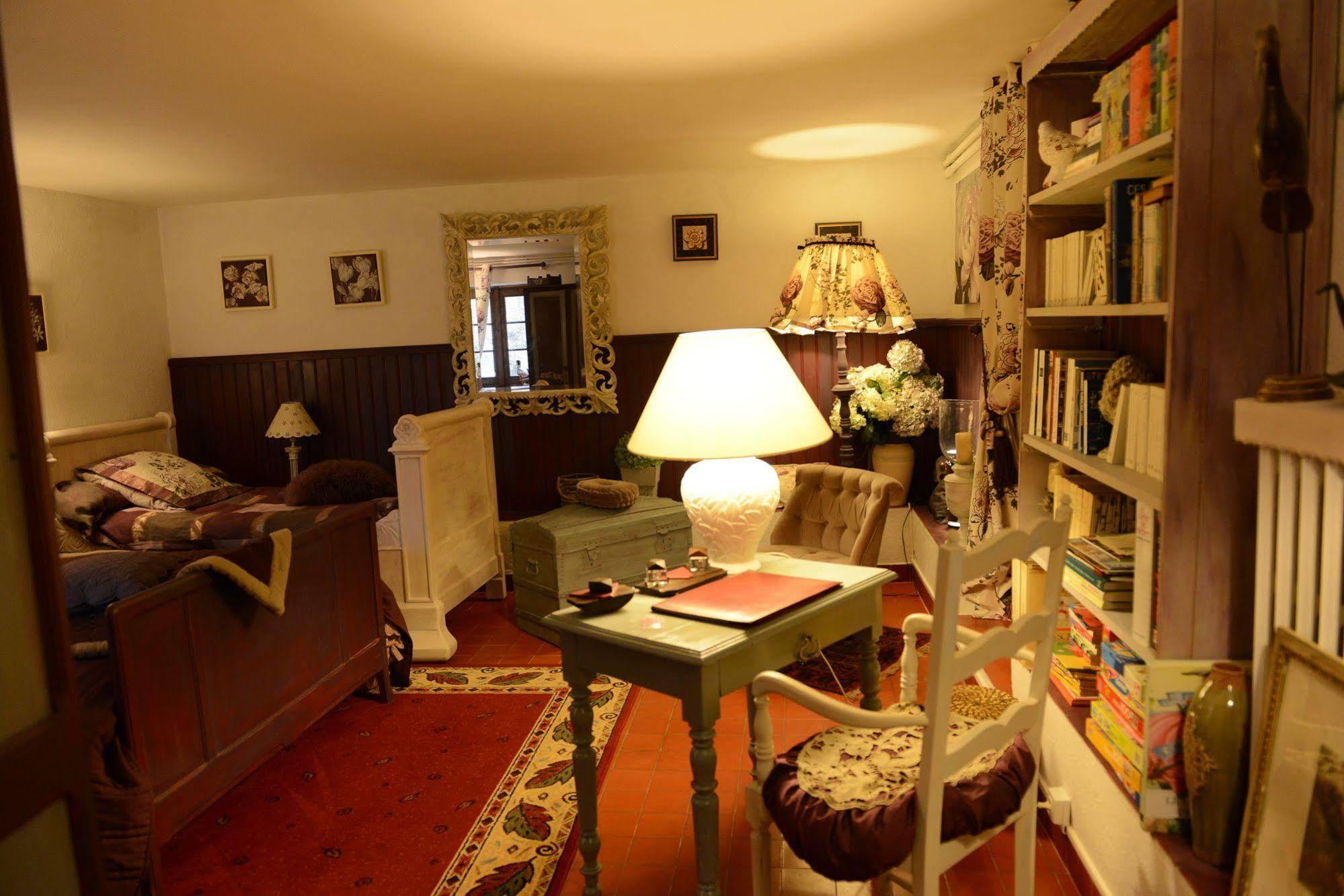 Moulin Rouhaud Hotel Montboyer Bagian luar foto