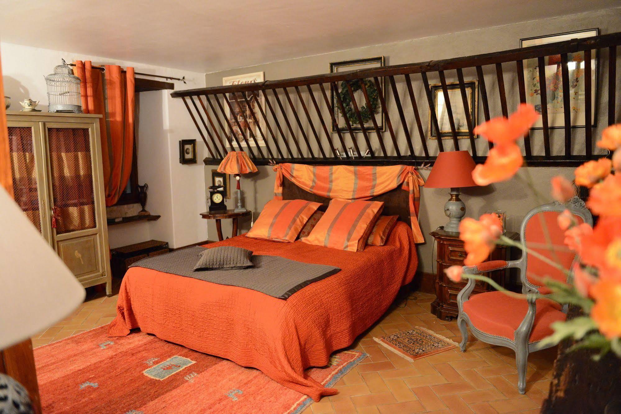 Moulin Rouhaud Hotel Montboyer Bagian luar foto